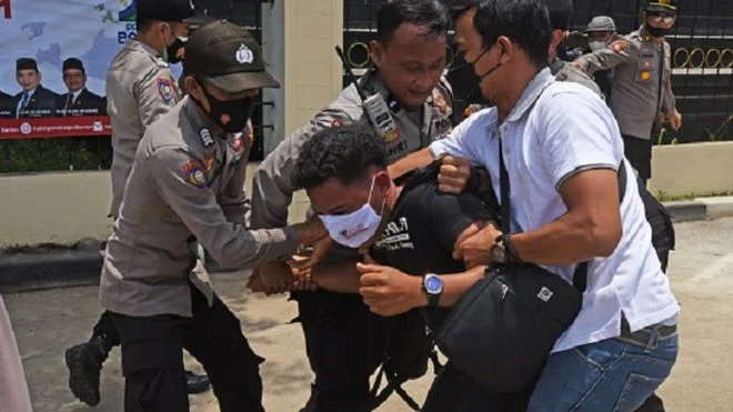 Perempuan Korban Penyiksaan Polisi Aktif: Dipaksa Meracik Sabu