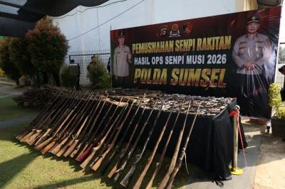 Polda Sumatera Selatan Musnahkan 397 Senpi Rakitan Ilegal