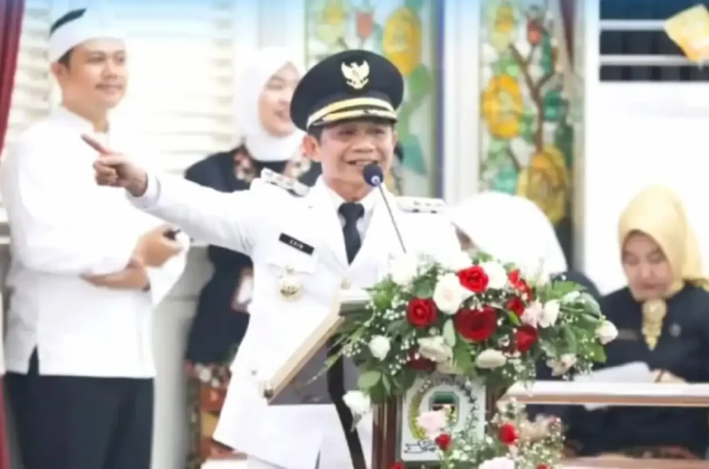 Profil Om Zein Bupati Purwakarta: Latar Pendidikan hingga Kontroversi 'Lalaki Langit Lalanang Bejad'