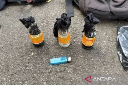 Rumah Pengacara Dilempar Bom Molotov di Jakarta Timur