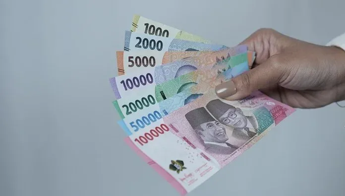 Rupiah Ditutup Melemah 43 Poin Terhadap Dolar AS, Sentimen Negatif Muncul