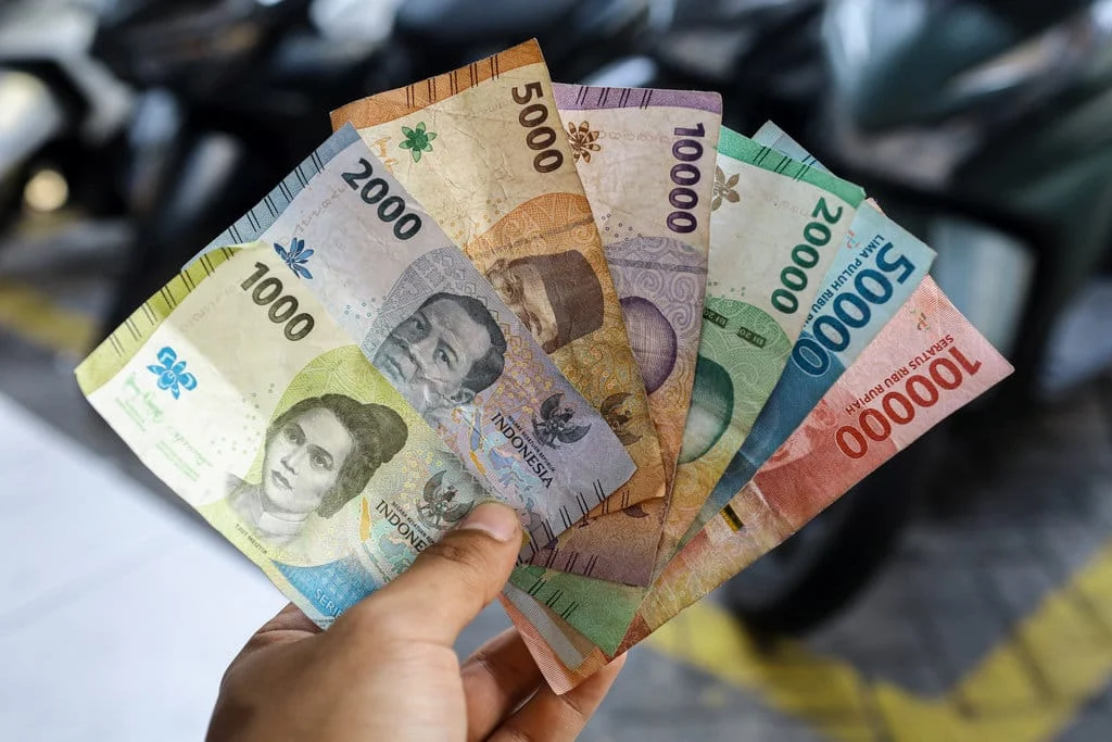 Rupiah Melemah ke Rp17.985 per Dolar AS, Apa Penyebabnya?