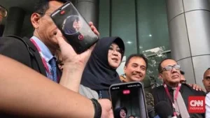 Sidang Perdana Kasus Ijazah Jokowi: Dokter Tifa Dikawal 25 Advokat